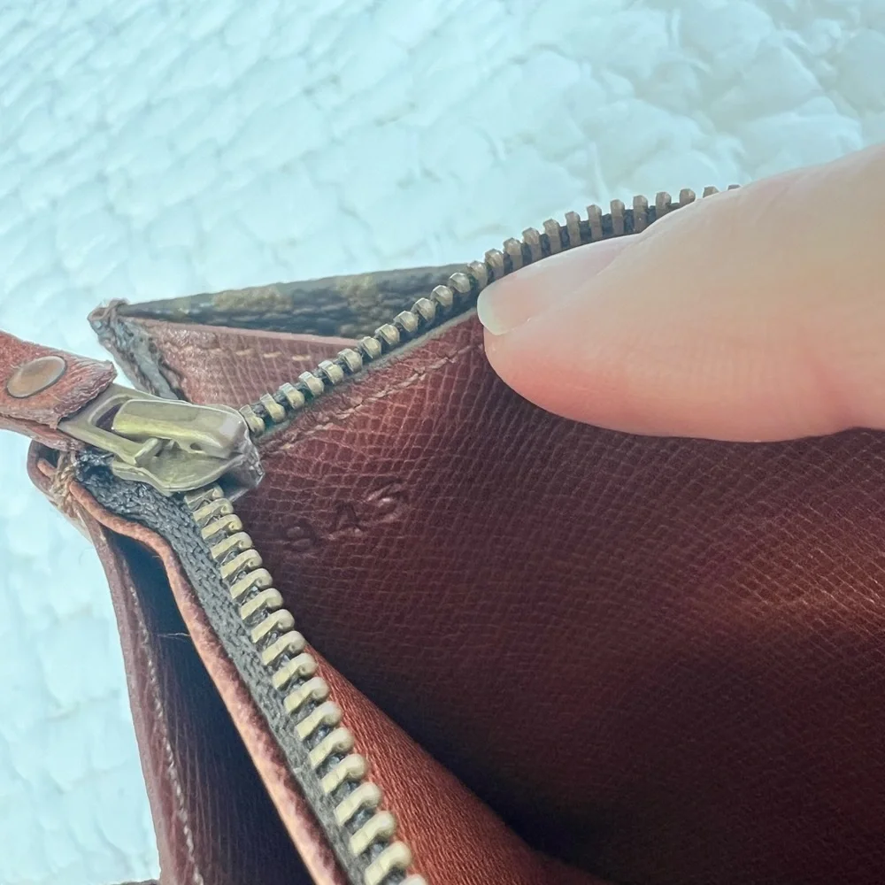 Louis Vuitton Monogram Brown Wallet - Picture 8 of 8